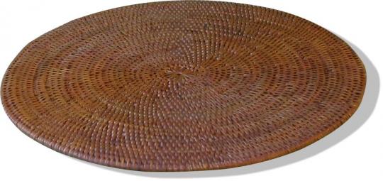 Handgeflochtenes rundes Tischset aus Ate-Ate, ideal als stilvolle Unterlage für Teller oder als hitzebeständiges Mittelset für den Esstisch.
