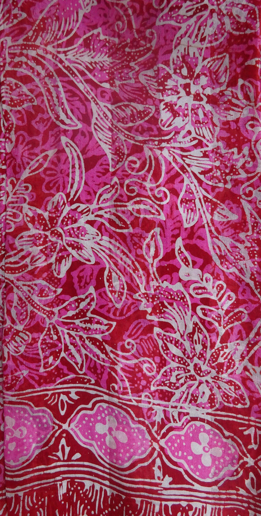 Zartfließender Seidenschal in Dunkelrot mit Pink und Weiss