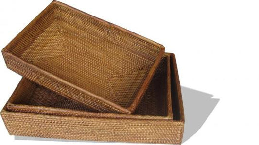 Handgeflochtenes viereckiges Tablett aus Ate-Ate mit elegantem Design und aufwendiger Abschlusskante, ideal für stilvolles Servieren und Dekoration.