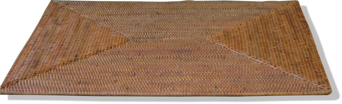 Handgeflochtenes viereckiges Tischset aus Ate-Ate, elegante Tischdekoration und hitzebeständige Unterlage für stilvolles Servieren.
